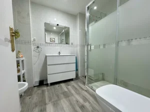 baño reformado en el vendrell